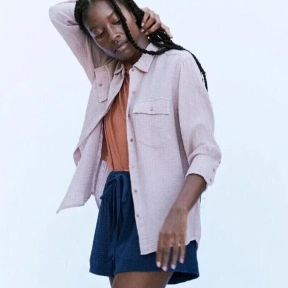 The Great Cotton Gauze Rancho Shirt Top in Soft Lilac Pink - Picture 3 of 4